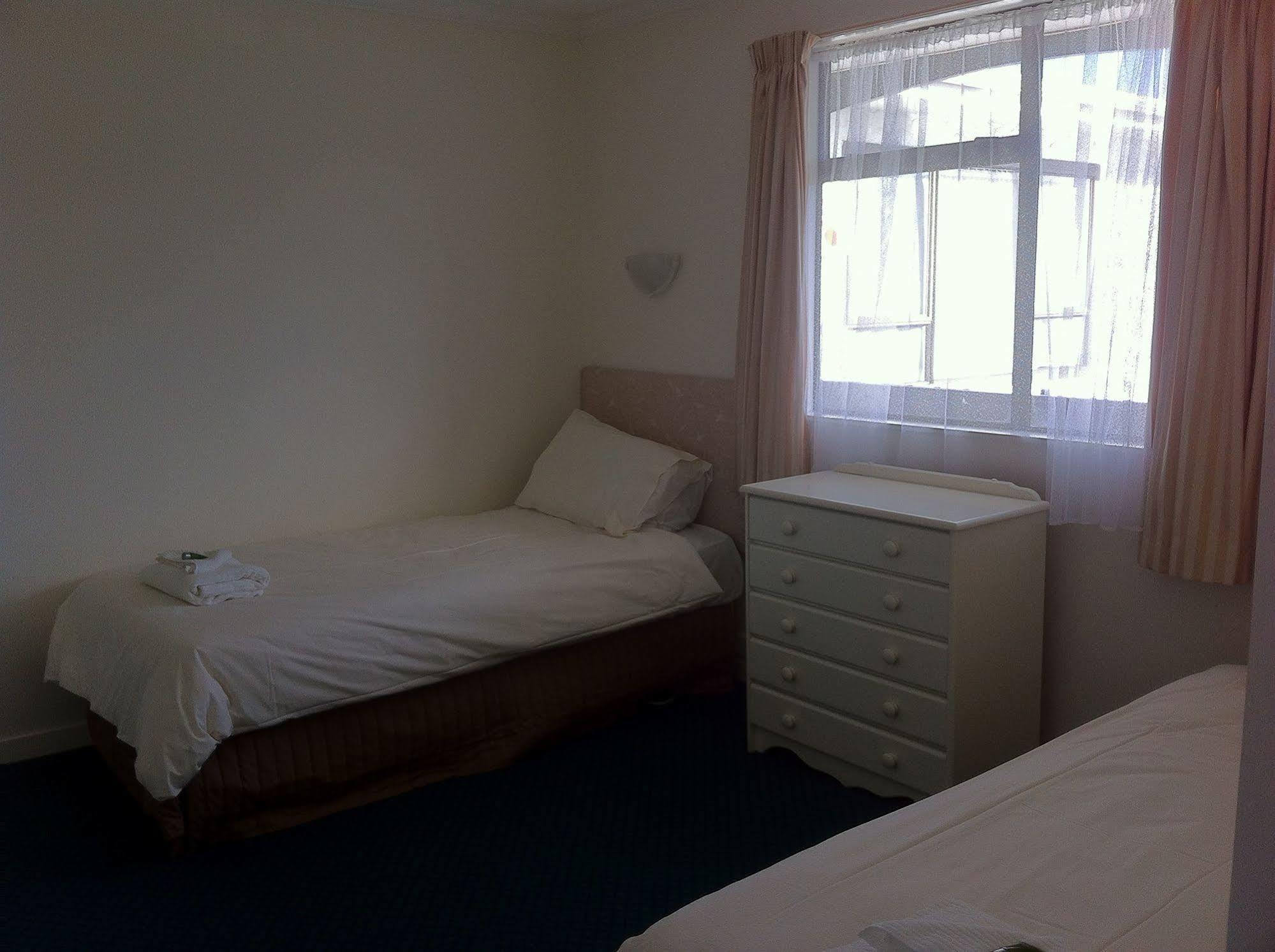 אפר האט Hawks Inn Motel מראה חיצוני תמונה
