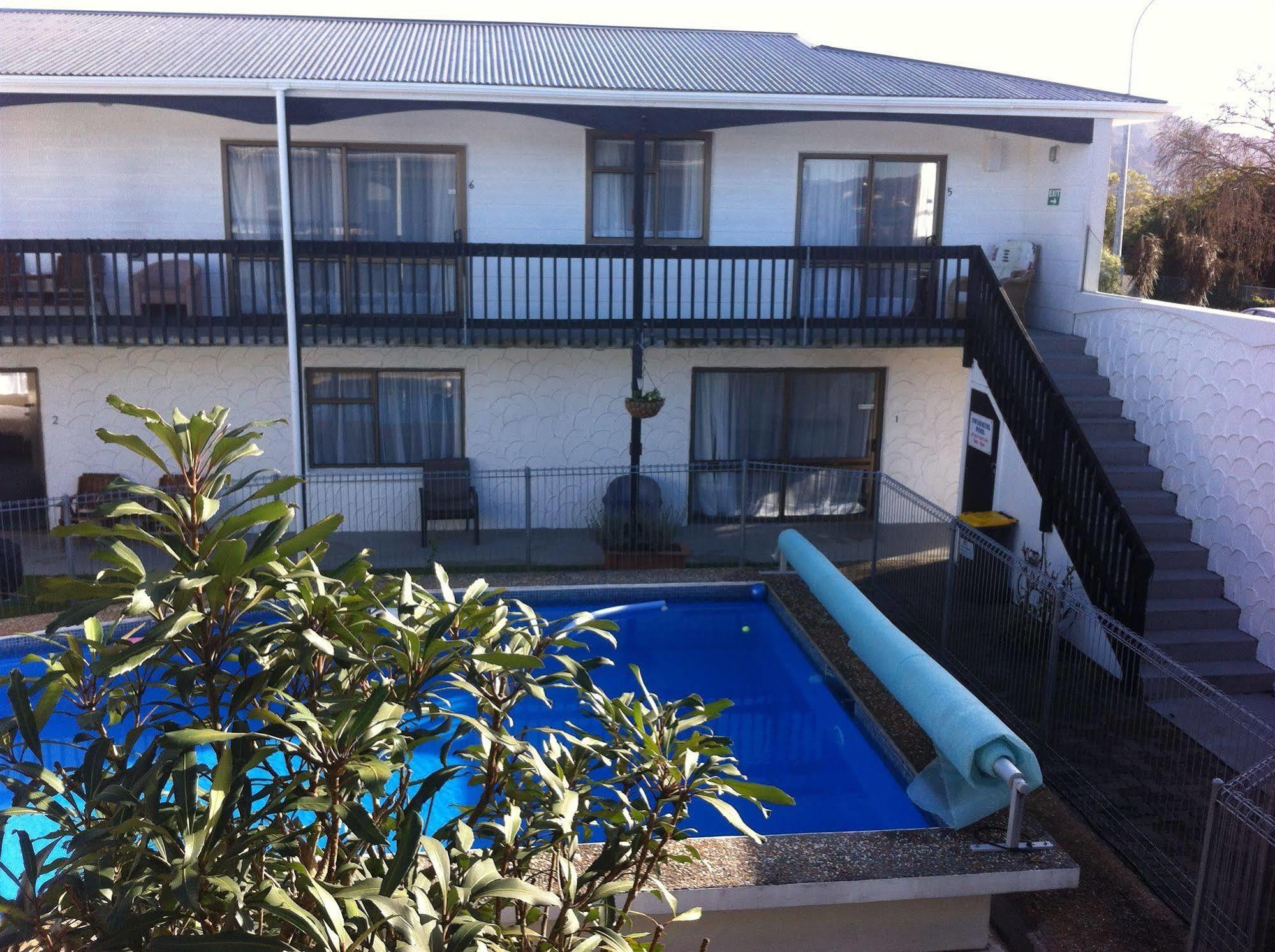 אפר האט Hawks Inn Motel מראה חיצוני תמונה