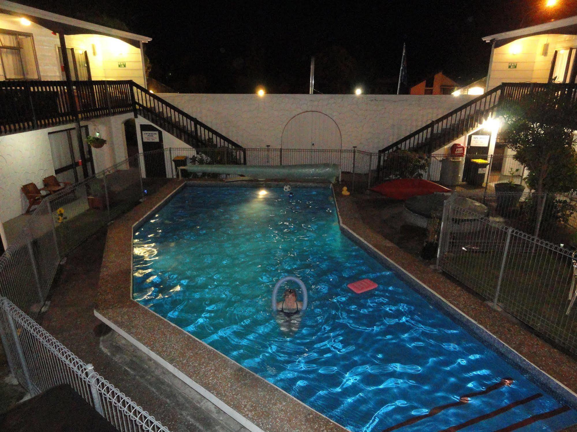 אפר האט Hawks Inn Motel מראה חיצוני תמונה