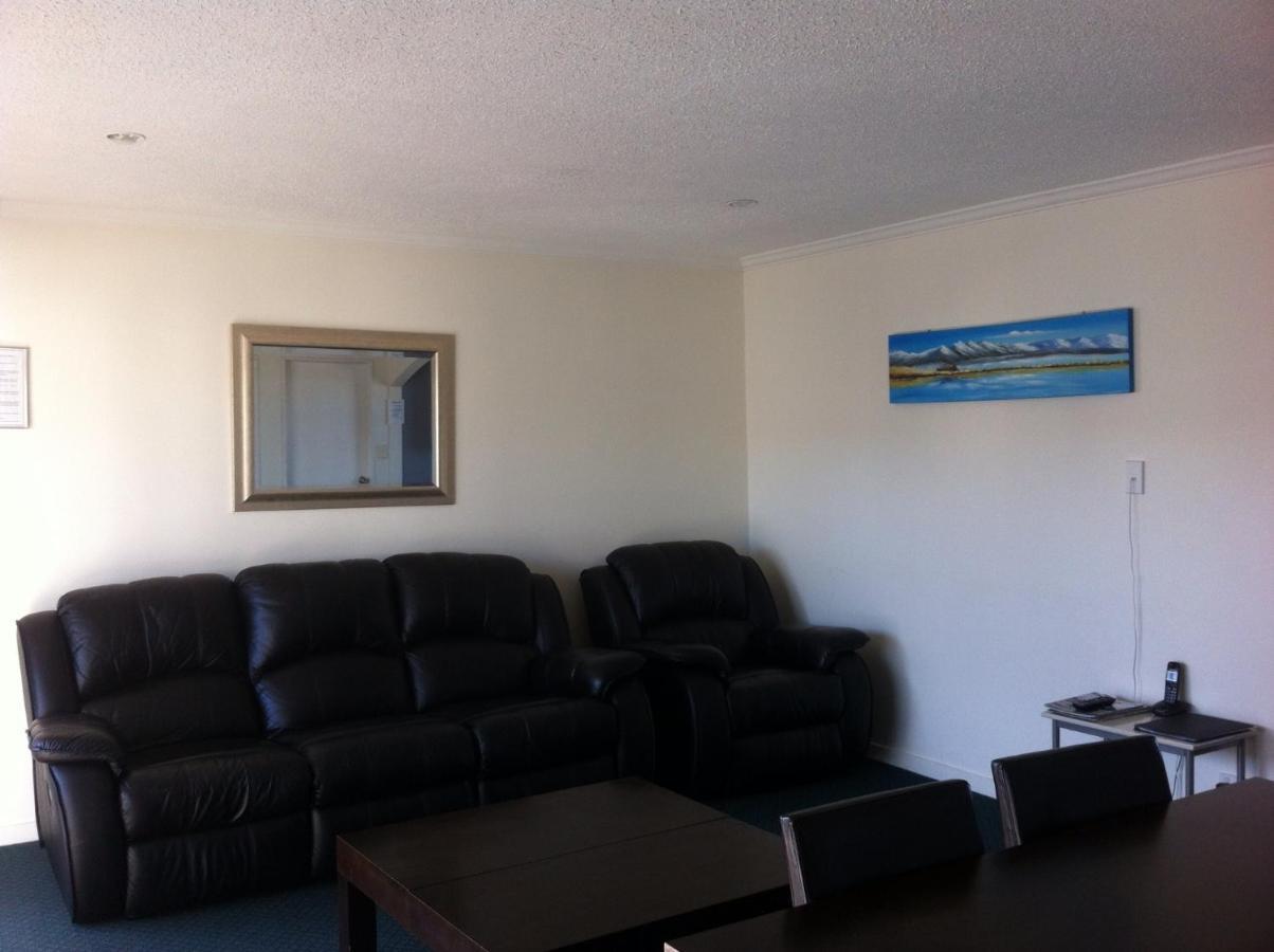 אפר האט Hawks Inn Motel מראה חיצוני תמונה